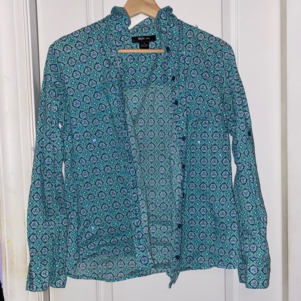 Style & Co. green patterned button down shirt, size 6